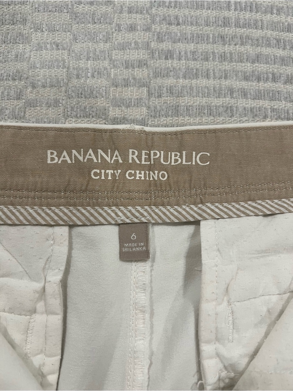 Bundle of (4) Size 6 shorts from (1) LOFT and (3) from Banana Republic - Picture 2 of 11